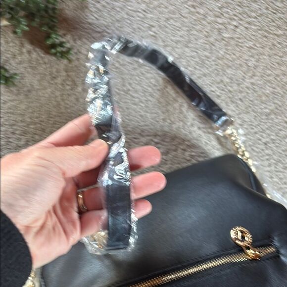 NWT Valentino Black Quilted Women's Bag - Picture 8 of 16